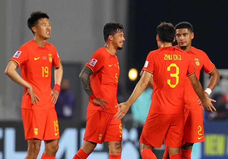 国足主帅未定!东亚杯23人浮现韦世豪难入选3新星上位