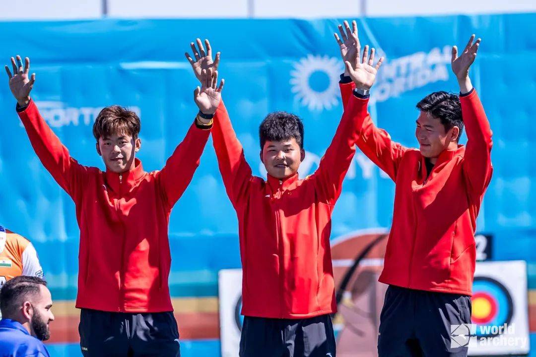 2025电竞世界杯，中国队伍夺得首个冠军的简单介绍