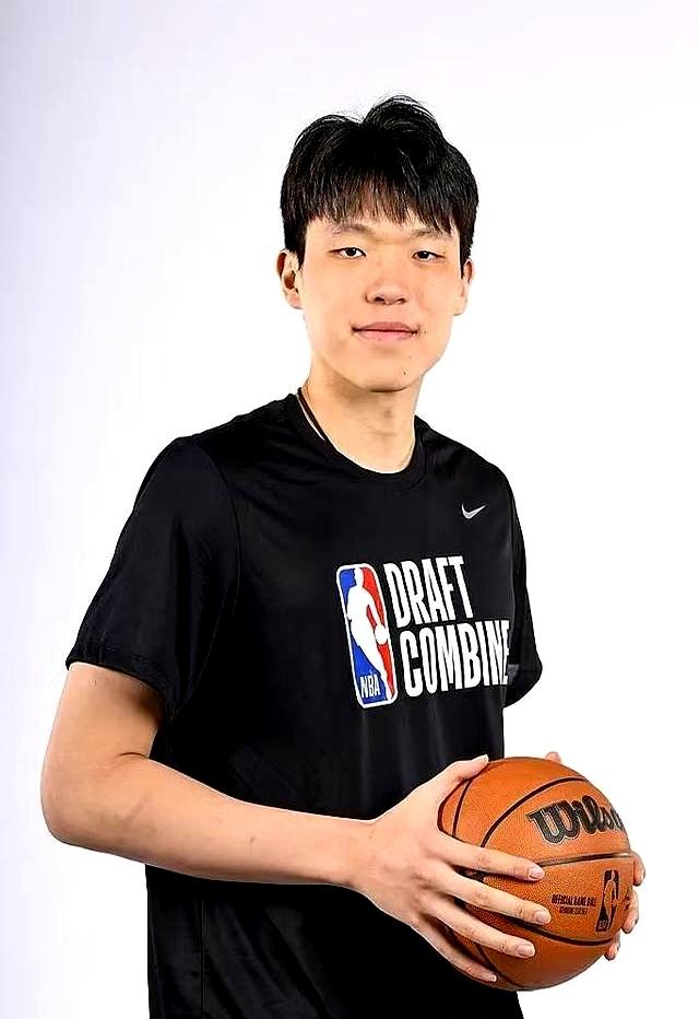 杨瀚森给所有人留下深刻印象他是开拓者长期计划
