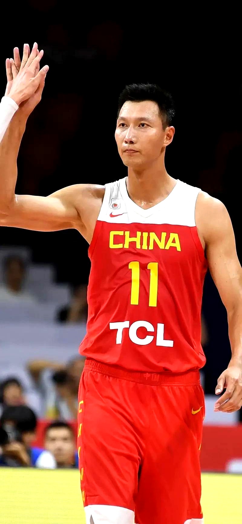 包含两点原因！36岁CBA老将退役，帮广东队拿5冠，新教练对后的词条