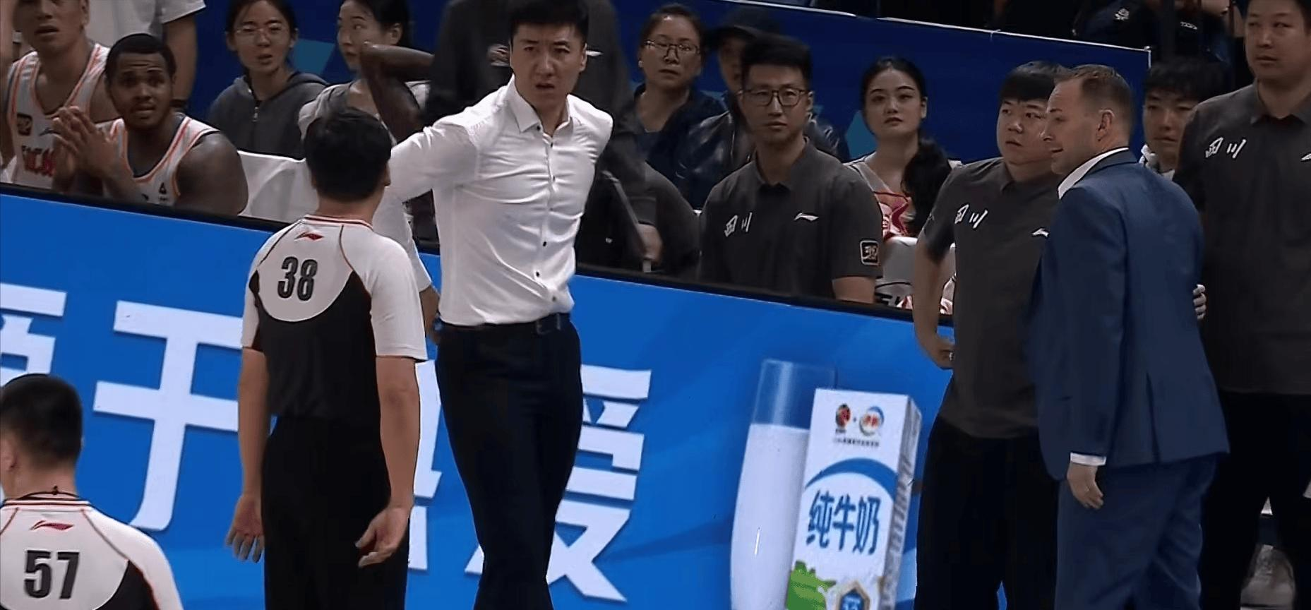 包含浙江队：经我俱乐部推荐王世龙加盟南京同曦教练组的词条
