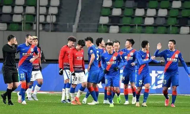 关于沙特强队势不可挡：艾因队齐齐晋级的信息